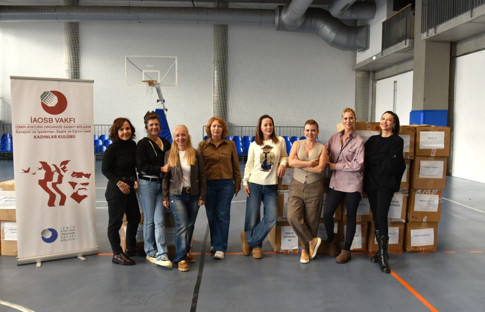 İAOSB Vakfı Kadınlar Kulübü’nden 800 çocuğa kışlık giysi desteği