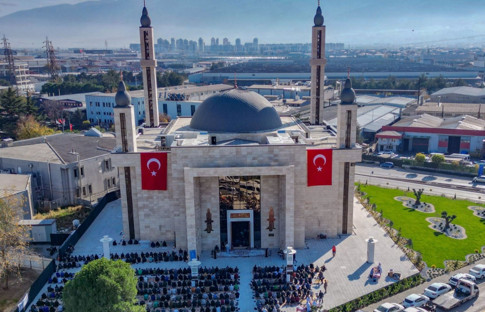 5 bin kişilik kapasitesiyle yeni DOSAB Camii ibadete açıldı
