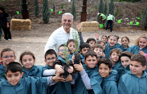 ALJ Türkiye Ağaçlandırma Seferberliği’nin ilk adımını 310 bin fidan ile İzmir’de attı