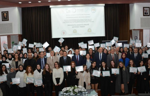 Konya’da ahşap sanatları yeniden doğuyor: 118 kursiyer sertifikalarını aldı