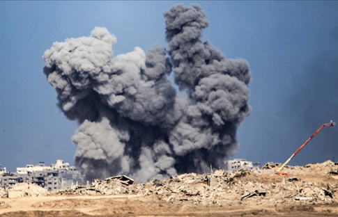 İsrail, Gazze'nin kuzey ve güney bölgelerini bombaladı, evleri havaya uçurdu