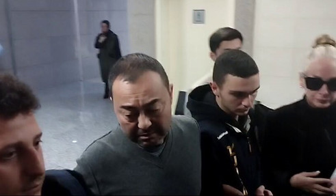 Ünlülere yasa dışı bahis soruşturması: Serdar Ortaç ve Mehmet Ali Erbil'e ev hapsi - Resim : 1