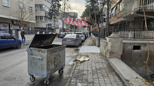 CHP İl Başkanlığı önünde çöp konteynerinde patlama: 1 kişi gözaltına alındı - Resim : 1