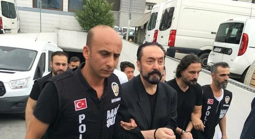 Adnan Oktar davasında ara karar: 5 sanık tahliye edildi - Resim : 1