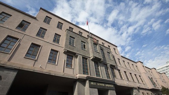 MSB: Yunanistan'a geçmeye çalışan 13 kişi yakalandı