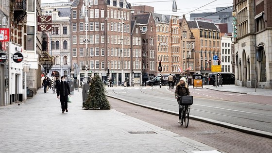 Hollanda, kısıtlamaları 9 Şubat'a kadar uzattı