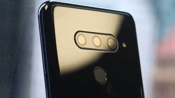 Teknoloji devi akıllı telefon birimini kapattığını açıkladı