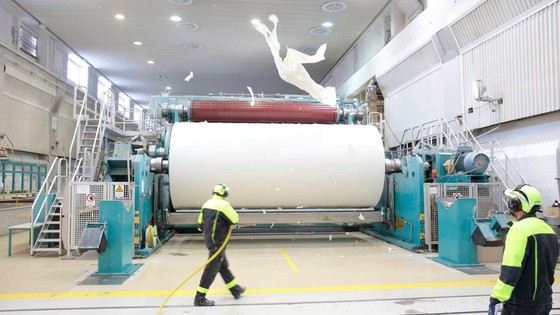 Eren, İngiltere'de fabrika alıyor