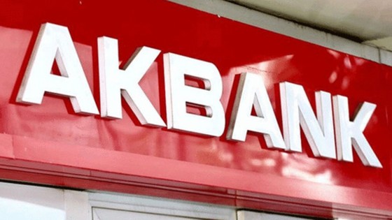 Akbank: Tüm kanallarımız hizmete açıldı