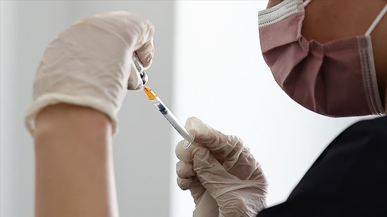 Aşı karşıtlarına kaymakamlık izin vermedi, valilikten onay çıktı
