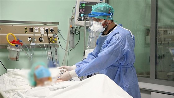 Rusya'da COVID-19 ölümleri rekor kırdı