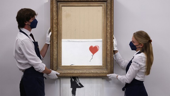 Banksy'nin parçalanan eseri 18,5 milyon sterline satıldı