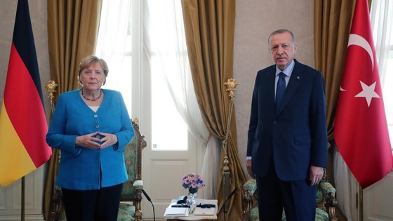 Cumhurbaşkanı Erdoğan, Merkel ile bir araya geldi