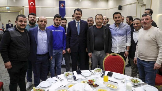 Bakan Kurum: Atık toplayıcılar için uygulamaya geçiyoruz