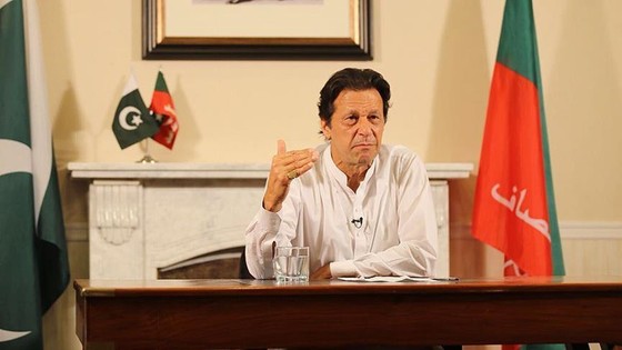 Pakistan’da İmran Han hükümeti düştü