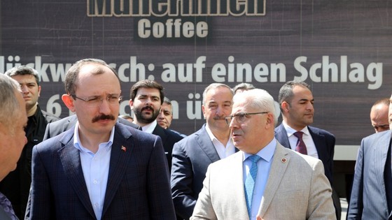 Bakan Muş'tan Sarp Sınır Kapısı'ndaki tır yoğunluğuyla ilgili açıklama