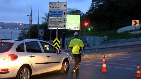 Taksim ve çevresinde 1 Mayıs önlemleri: Yollar kapatıldı