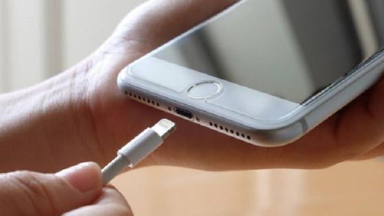 Akıllı telefonlara tek tip şarj girişi geliyor