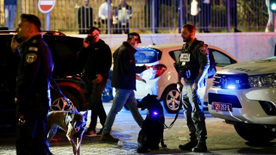 Kudüs’te sinagoga silahlı saldırı: 7 kişi öldü