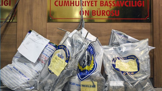 Kahramanmaraş'ta yıkılan binalara ilişkin soruşturmada 3 kişi tutuklandı