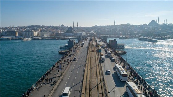 Galata Köprüsü trafiğe açıldı