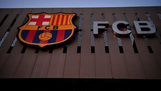 Barcelona'ya kırmızı kart!