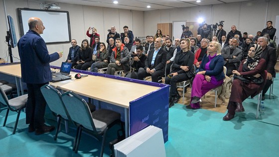 Bakan Karaismailoğlu, basın temsilcileriyle Adıyaman'da buluştu
