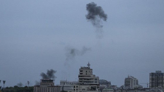 Rus güçlerinden Kiev'e İHA ve füze saldırısı