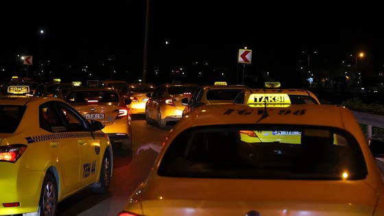 İstanbul'da taksicilerden taksimetre ücretine yüzde 100 zam talebi