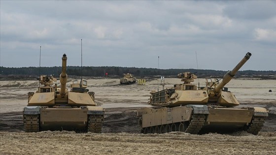 Ukrayna, M1 Abrams tanklarını teslim aldı