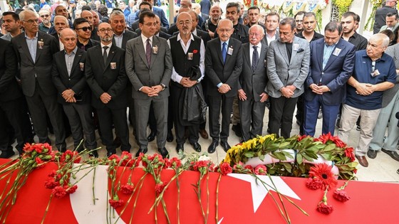 Hıfzı Topuz son yolculuğuna uğurlandı