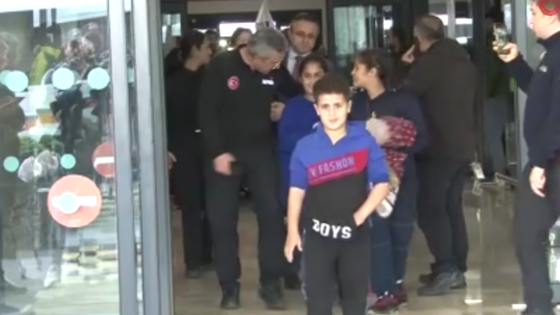 Gazze'den tahliye edilen 100 kişi İstanbul'a getirildi