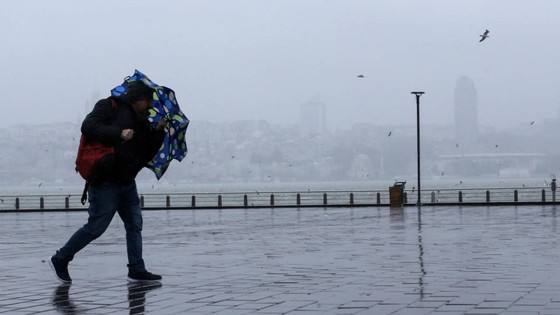 Aralarında İstanbul'un da olduğu 9 kente turuncu ve sarı kodlu uyarı: Aşırı yağış bekleniyor