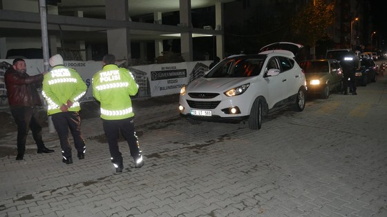 Balıkesir'de şok asayiş uygulaması: Aranan 11 şüpheli yakalandı