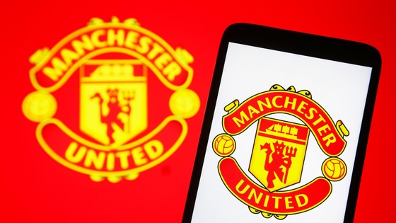 Manchester United yönetimi, kulübün yüzde 25'inin satışına onay verdi