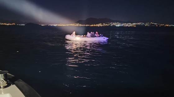 Bodrum açıklarında 44 düzensiz göçmen kurtarıldı, 31 göçmen yakalandı
