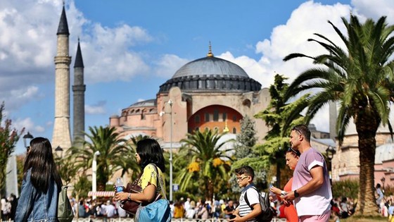 İstanbul 16 milyonu aşkın yabancı turist ağırladı: Ruslar ilk sırada