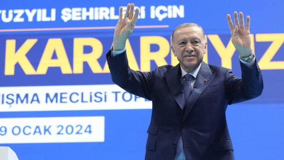 AK Parti'den İstanbul'da 3 yeni aday