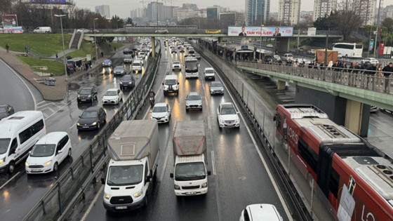 Trafikteki araç sayısı şubatta 191 bin 218 arttı   