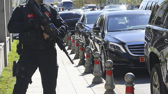 Cumhurbaşkanı Erdoğan’ın koruma ekibi kaza geçirdi: 1 polis şehit oldu