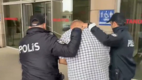 Bakan Yerlikaya: Öğretmene yumruk atan veli yakalandı