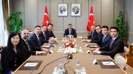 Cumhurbaşkanı Yardımcısı Yılmaz’a Huawei’den üst düzey ziyaret