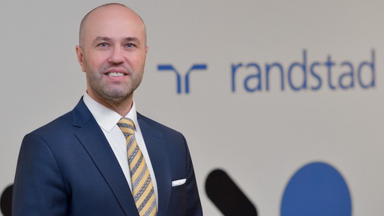 Randstad/Ufuk Gedikli: İş verenlerin yapay zekaya mesafeli duruşunu Z kuşağı değiştirecek