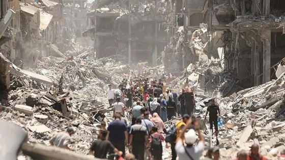 İsrail'in saldırılarını sürdürdüğü Gazze'de can kaybı 37 bin 266'ya yükseldi