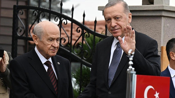 Bahçeli’nin paylaştığı yüzük mesaj mı? Canlı yayında açıklama geldi