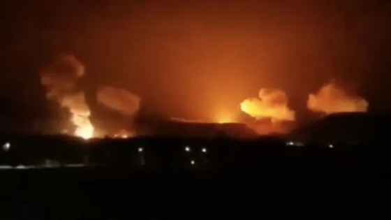 ABD ve İngiltere, Uluslararası Hudeyde Havalimanı'nı bombaladı