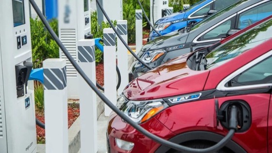 Elektrikli araçların pazar payı daralırken, AB otomobil endüstrisinden acil çağrı