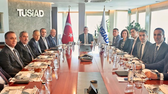 Ticaret Bakanı Ömer Bolat, TÜSİAD'ı ziyaret etti