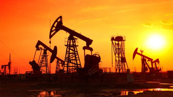 Petrol fiyatlarındaki düşüş Rus ekonomisini zorluyor