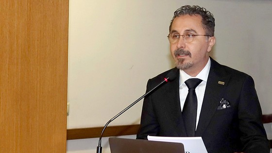 İZSİAD’dan örnek tüzük değişikliği: Başkanlığa iki dönem sınırı getirildi